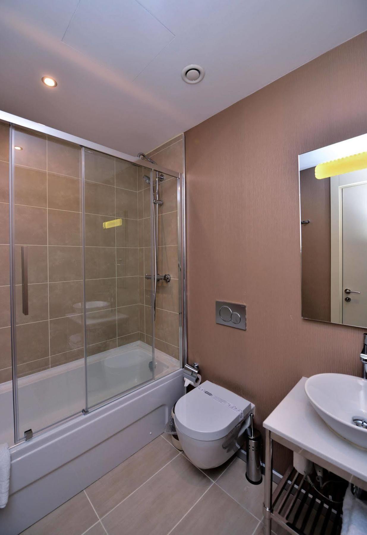 Upsuites Hotel Istanbul Exterior foto